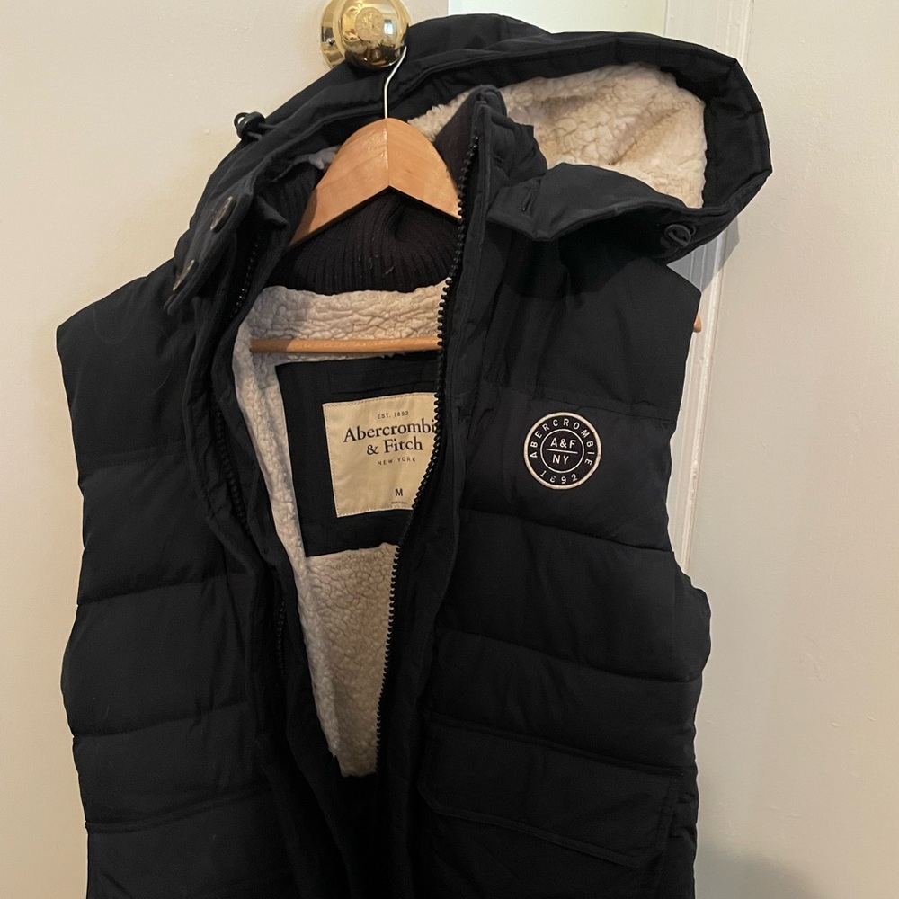 Men’s Abercrombie sleeveless jacket